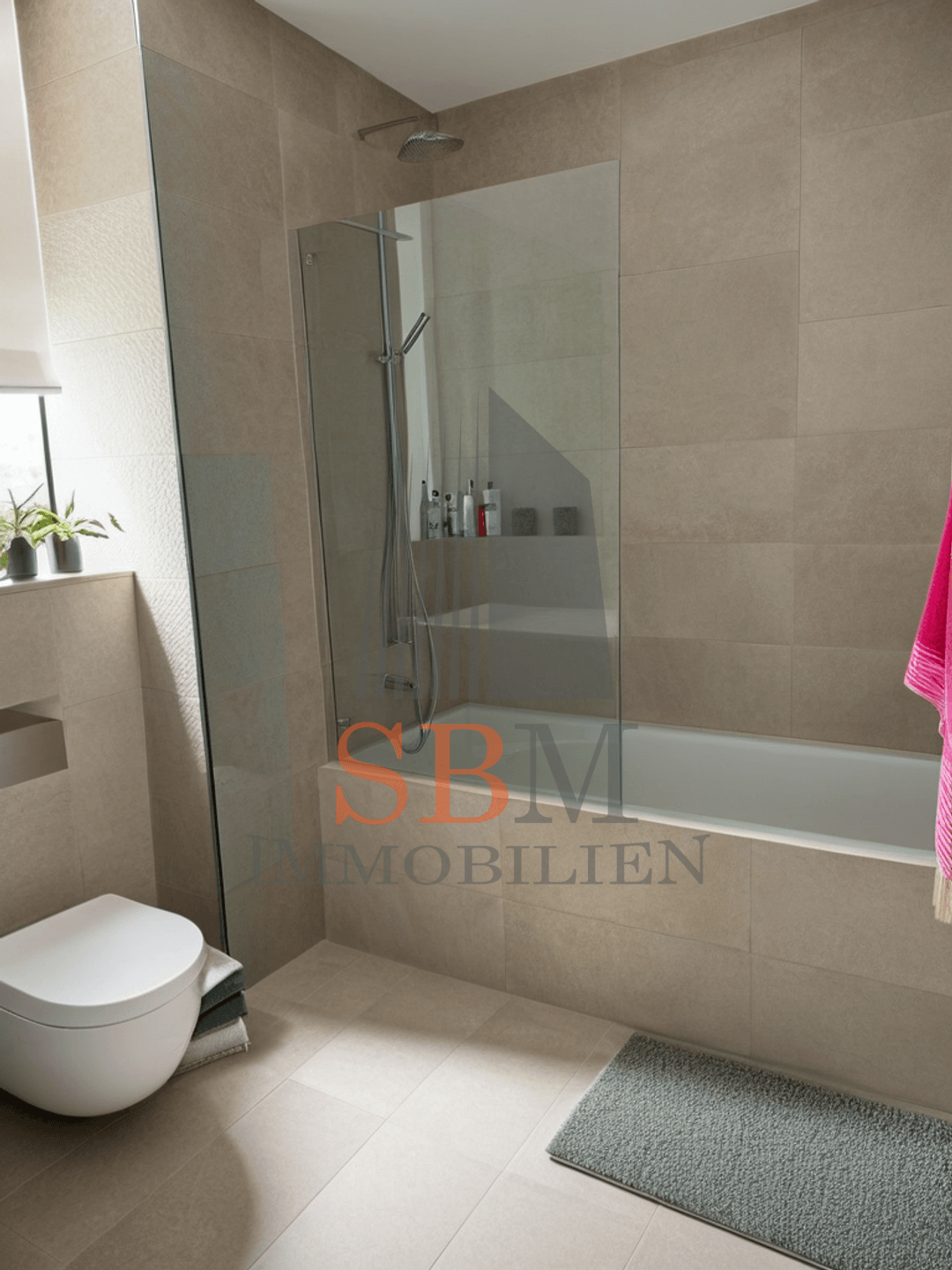 Elegantes Wohnen am Nockherberg mit Süd-Loggia - modernes Bad mit Badewanne